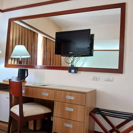 Dohera Hotel Cebu Екстериор снимка