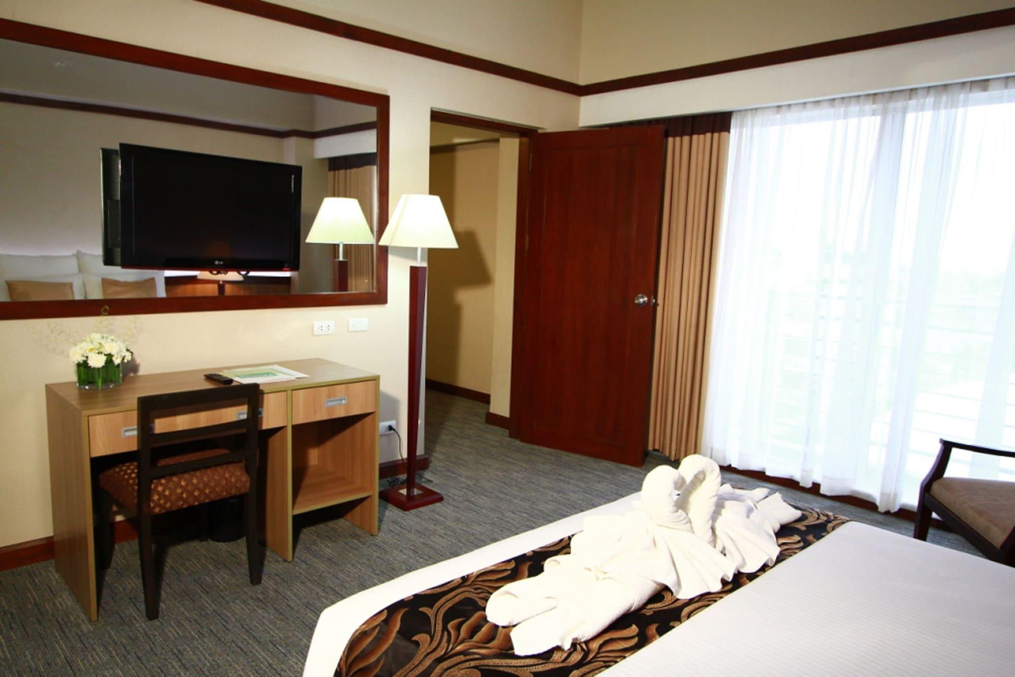 Dohera Hotel Cebu Екстериор снимка