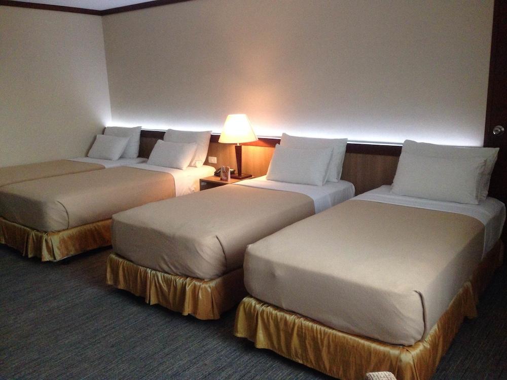 Dohera Hotel Cebu Екстериор снимка