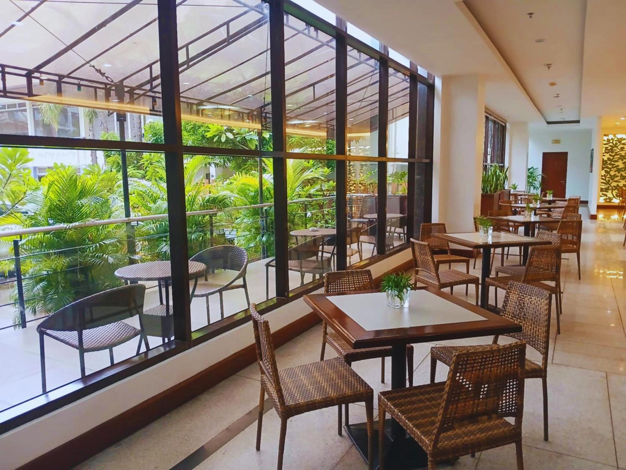 Dohera Hotel Cebu Екстериор снимка