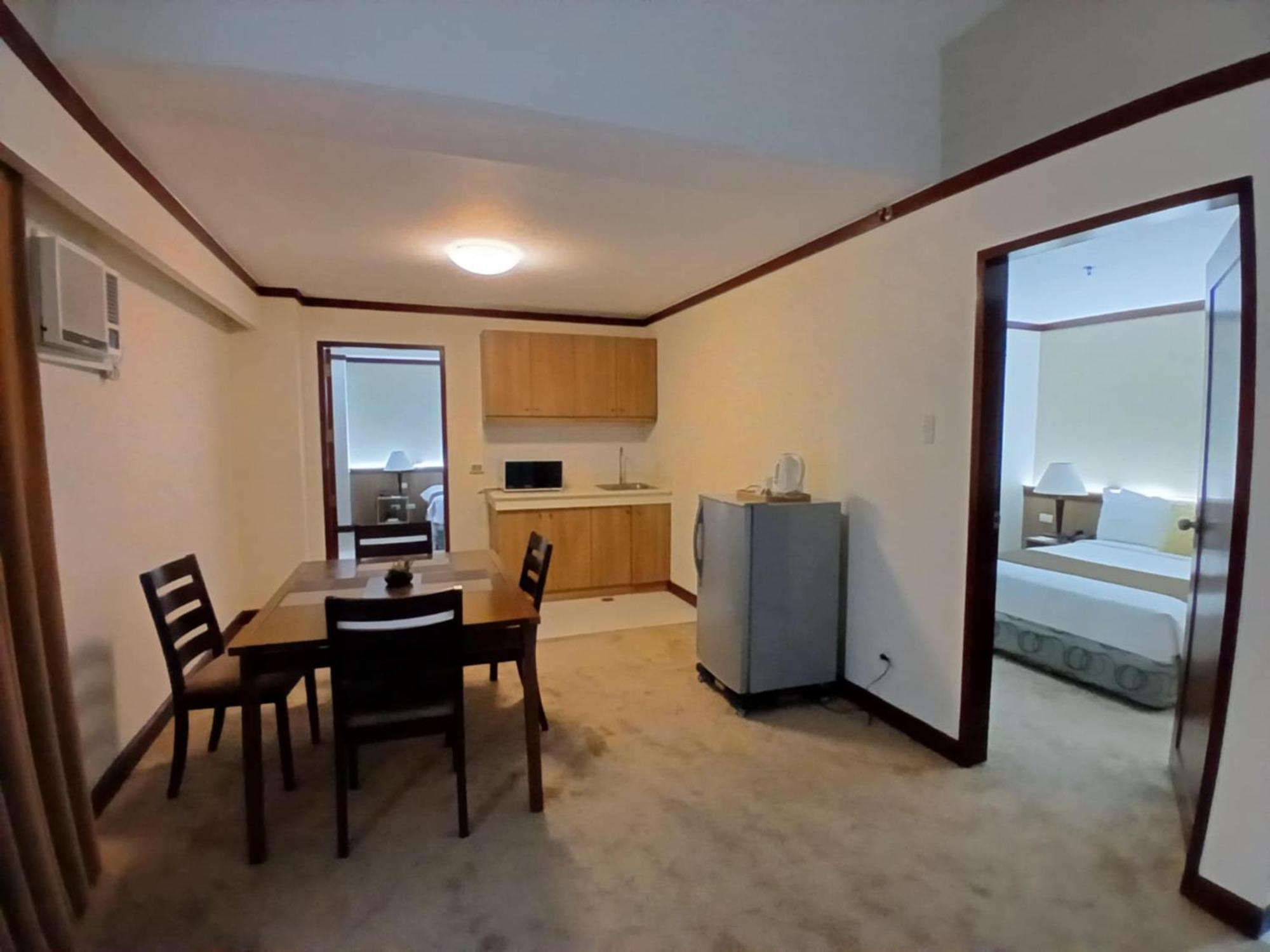 Dohera Hotel Cebu Екстериор снимка