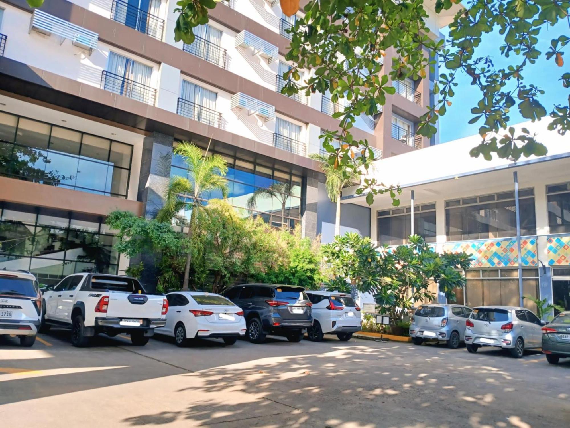 Dohera Hotel Cebu Екстериор снимка